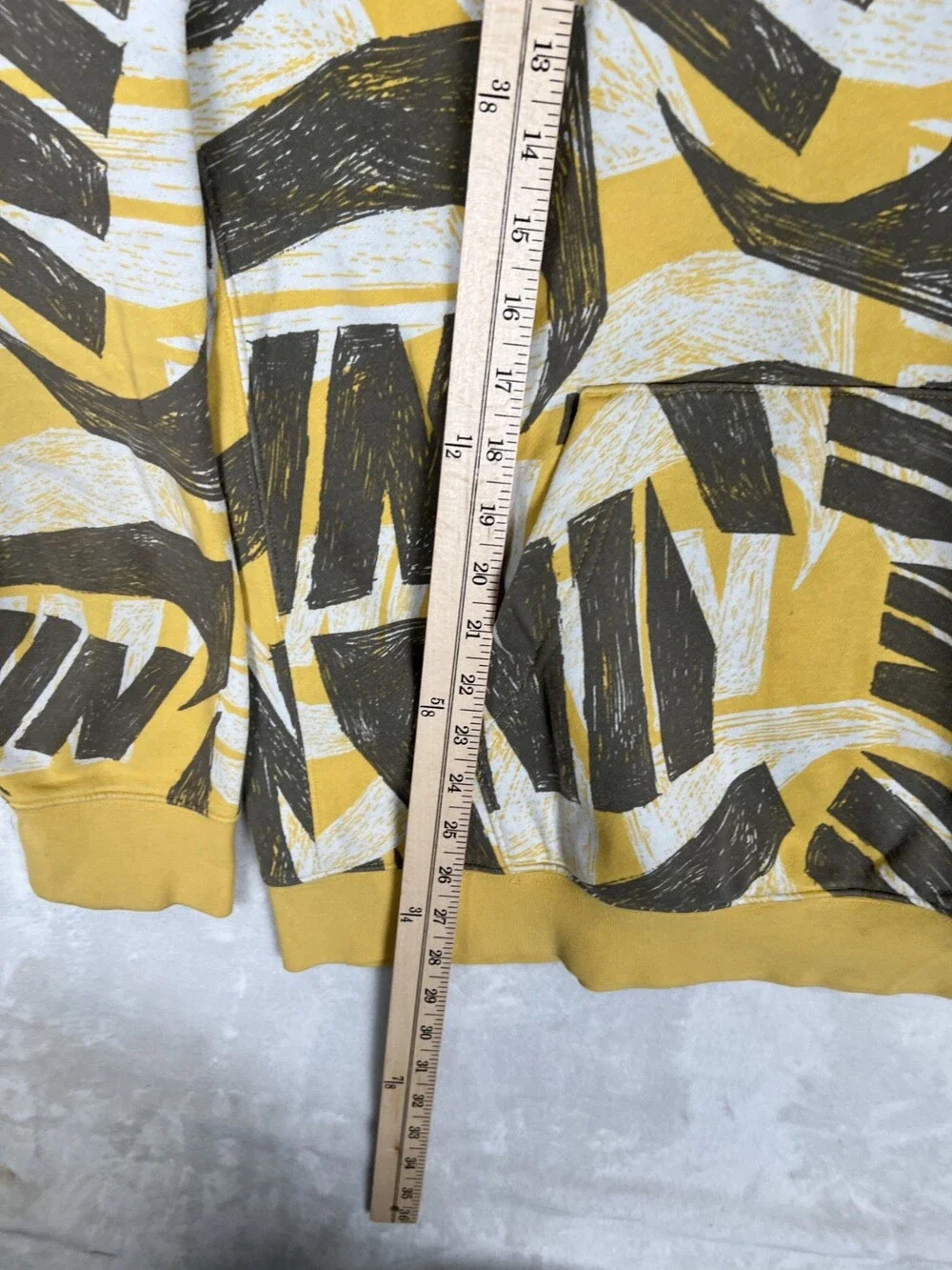 Vintage Nike Yellow All Over Print Pullover Hoodie Sweatshirt Size Medium Y2K